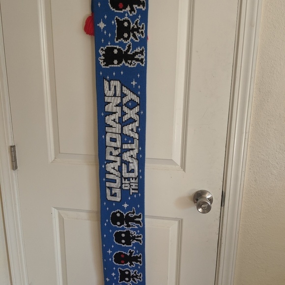 Guardians of the Galaxy Funko scarf - Picture 1 of 2